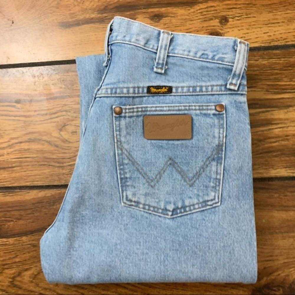 light wash high rise wrangler jeans